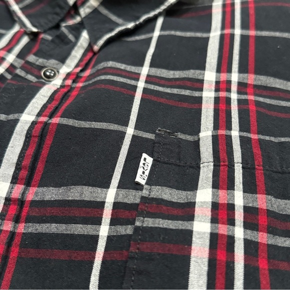 Levi’s Long Sleeve Pearl Snap Plaid Button Up Shirt Black Red White Modern Fit - Picture 2 of 8